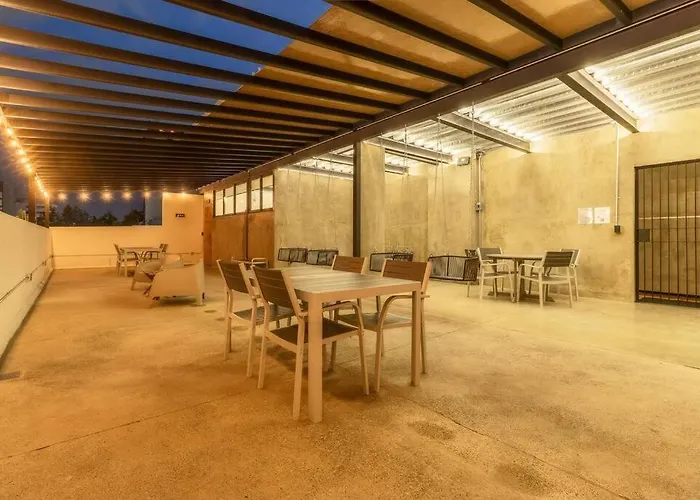 L104 New Studio Apt 2Bdrm 1Bath Fits 6 Ac Rooftop L104 New Studio Apt 2Bdrm 1Bath Fits 6 Ac Rooftop